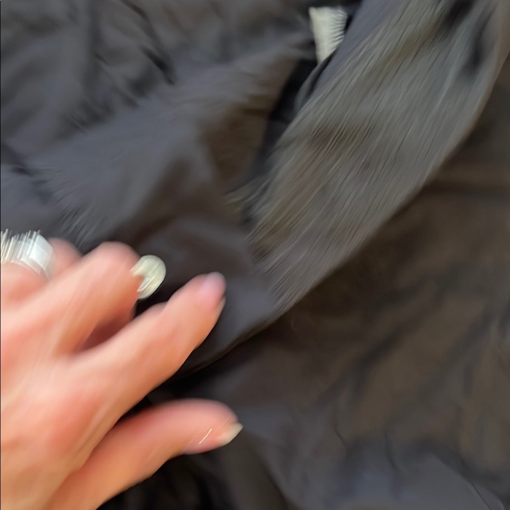 L.L. Bean Black Cargo Shorts with Durable Material and Regular Fit - Picture 5 of 8